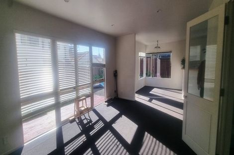 Photo of property in 2/86 Birkenhead Avenue, Birkenhead, Auckland, 0626