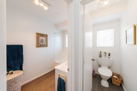 Photo of property in 21 Dalfield Place, Highbury, Palmerston North, 4412