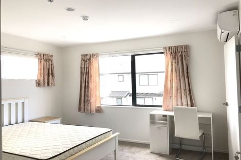 Photo of property in 9 Peony Mews, Oteha, Auckland, 0632