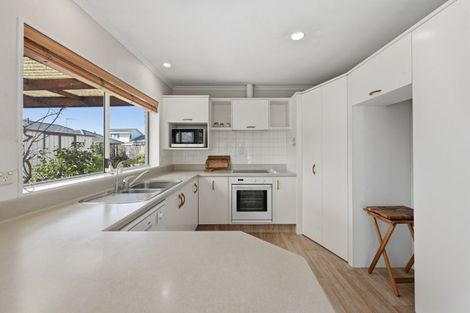 Photo of property in 18 Lasiandra Place, Mount Maunganui, 3116