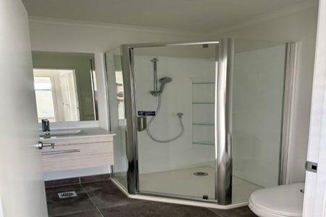 Photo of property in 1090a Great North Road, Point Chevalier, Auckland, 1022