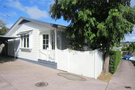 Photo of property in 15a Watea Road, Torbay, Auckland, 0630