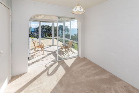Photo of property in 1420 Whangaparaoa Road, Army Bay, Whangaparaoa, 0930