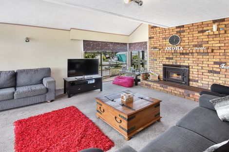 Photo of property in 13a Lawson Way, Weymouth, Auckland, 2103