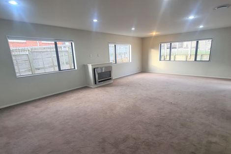 Photo of property in 21a Dallinghoe Crescent, Milford, Auckland, 0620