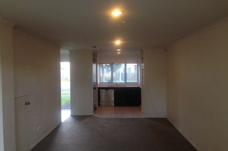 Photo of property in 68 Brashier Circle, Sunnyvale, Auckland, 0612