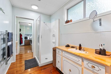 Photo of property in 17 Hinau Street, Inglewood, 4330