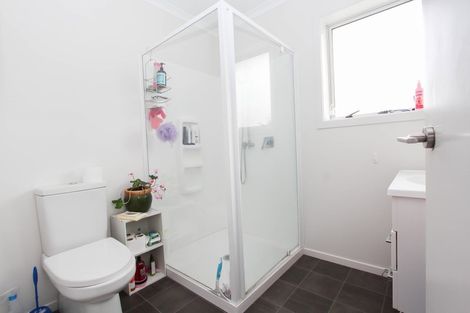 Photo of property in 77 Chiefs Court, Hamilton East, Hamilton, 3216