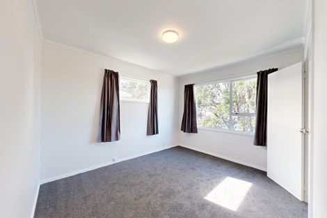 Photo of property in 21 Akaroa Drive, Maupuia, Wellington, 6022