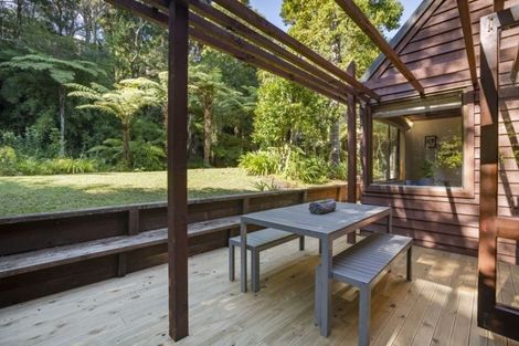 Photo of property in 37 Mappin Place, Chatswood, Auckland, 0626