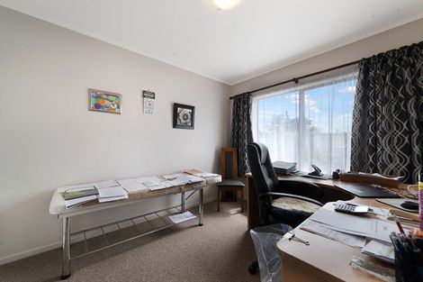 Photo of property in 180 Royal Road, Massey, Auckland, 0614