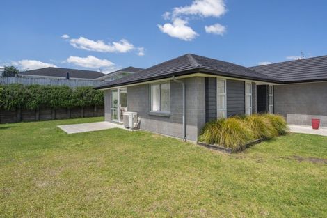 Photo of property in 7 Madeleine Place, Omokoroa, 3114