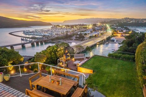 Photo of property in 62 Kiriwai Road, Paremata, Porirua, 5024