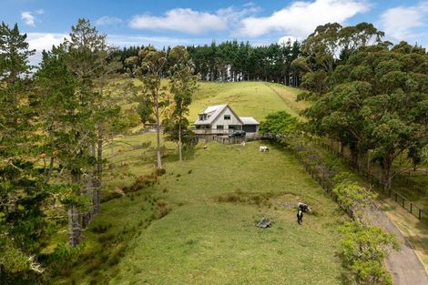 Photo of property in 585 Inland Road, Helensville, 0875