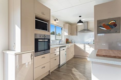 Photo of property in 35 Puriri Crescent, Edgecumbe, 3120