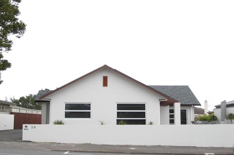 Photo of property in 20 Mangorei Road, Strandon, New Plymouth, 4312