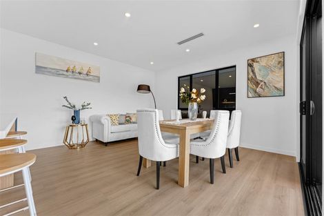 Photo of property in 61 Maungakaraka Road, Karaka, 2580