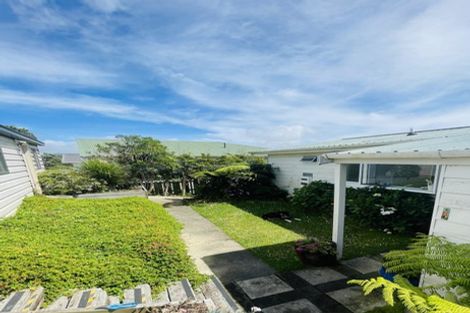 Photo of property in 6 Kekerenga Street, Strathmore Park, Wellington, 6022