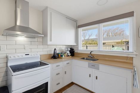Photo of property in 2/7 Curletts Road, Sockburn, Christchurch, 8042
