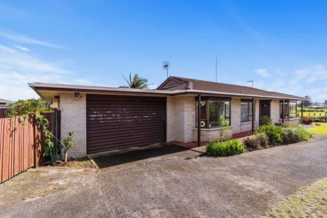Photo of property in 30 Gibbons Road, Weymouth, Auckland, 2103