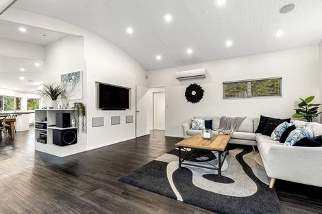 Photo of property in 43a Lonely Track Road, Fairview Heights, Auckland, 0632