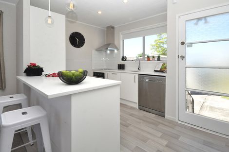 Photo of property in 152 Mahia Road, Wattle Downs, Auckland, 2103