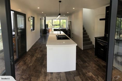 Photo of property in 7 Holly Court, Kelvin Heights, Queenstown, 9300