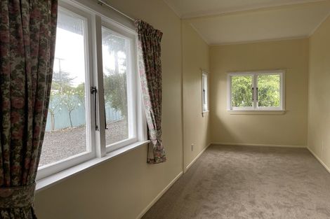 Photo of property in 8a Shanly Street, Waipawa, 4210