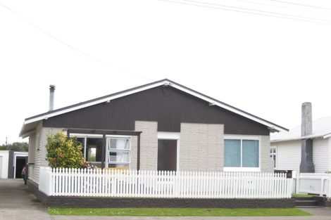 Photo of property in 174 Carrington Street, Lower Vogeltown, New Plymouth, 4310
