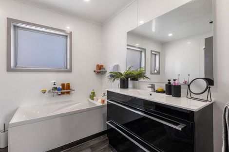 Photo of property in 2 Horne Street, Hurdon, New Plymouth, 4310