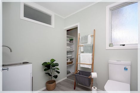 Photo of property in 10 Pratt Avenue, Foxton Beach, Foxton, 4815