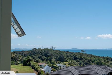 Photo of property in 3 Sunrise Place, Cable Bay, 0420