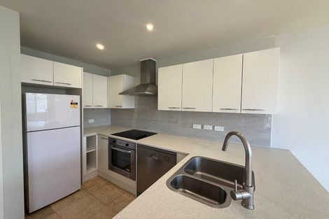 Photo of property in 28 Baulcomb Parade, Windsor Park, Auckland, 0632