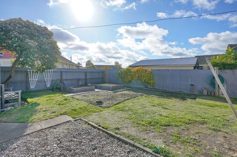 Photo of property in 17 Ontario Place, Wainoni, Christchurch, 8061
