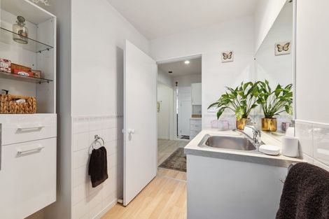 Photo of property in 20b Fulford Street, New Plymouth, 4310
