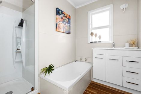 Photo of property in 10 Hitchings Avenue, Onekawa, Napier, 4110