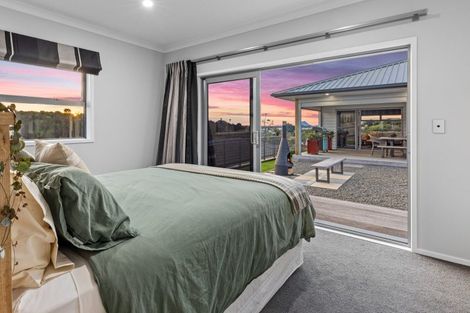 Photo of property in 111 Oteki Park Drive, Welcome Bay, Tauranga, 3112