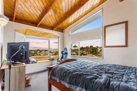 Photo of property in 10 Yule Place, Massey, Auckland, 0614