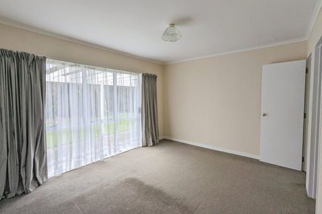 Photo of property in 4 Royal Oak Drive, Kelvin Grove, Palmerston North, 4414