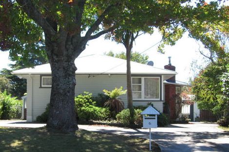 Photo of property in 6 Divich Avenue, Te Atatu South, Auckland, 0610