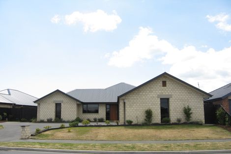 Photo of property in 24 Linkwater Way, Parklands, Christchurch, 8083