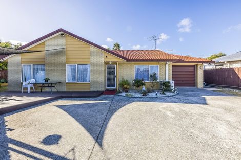 Photo of property in 5a Charisma Place, Randwick Park, Auckland, 2105