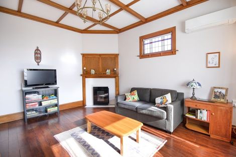 Photo of property in 2 Todd Street, Napier South, Napier, 4110
