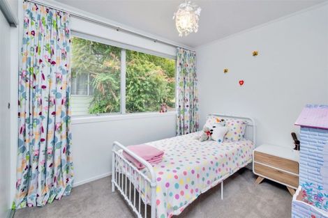 Photo of property in 35 Finn Place, Totara Vale, Auckland, 0629