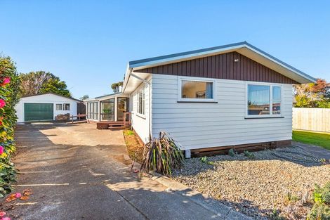 Photo of property in 49 Toru Road, Paraparaumu Beach, Paraparaumu, 5032