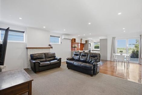 Photo of property in 35 Hine Street, New Plymouth, 4310