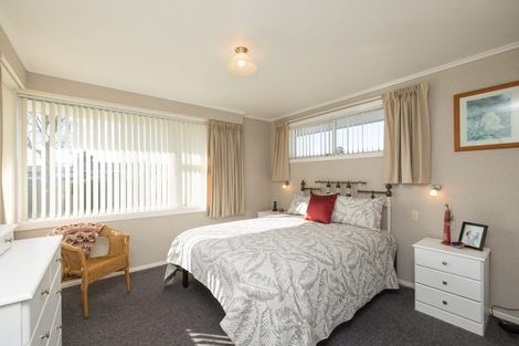 Photo of property in 64 Nevada Drive, Merrilands, New Plymouth, 4312