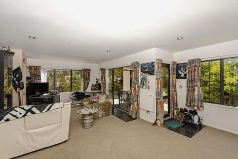 Photo of property in 2 Cyclarama Crescent, Massey, Auckland, 0614