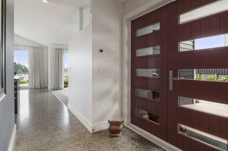 Photo of property in 5 Azalea Lane, Waipahihi, Taupo, 3330