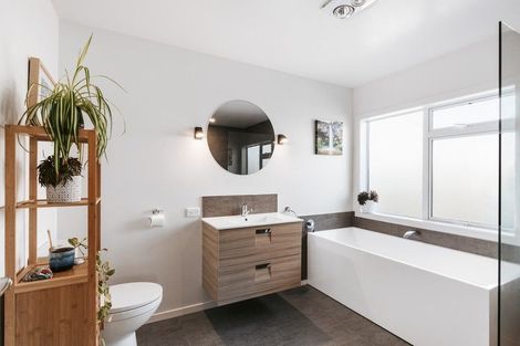 Photo of property in 32a Ohuirehe Road, Coastlands, Whakatane, 3120